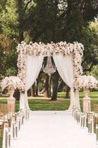 outdoor wedding aisleway - outdoor wedding inspiration