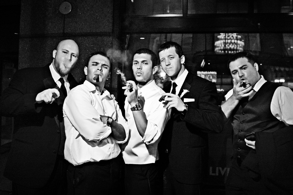 groomsmen wedding photo ideas 